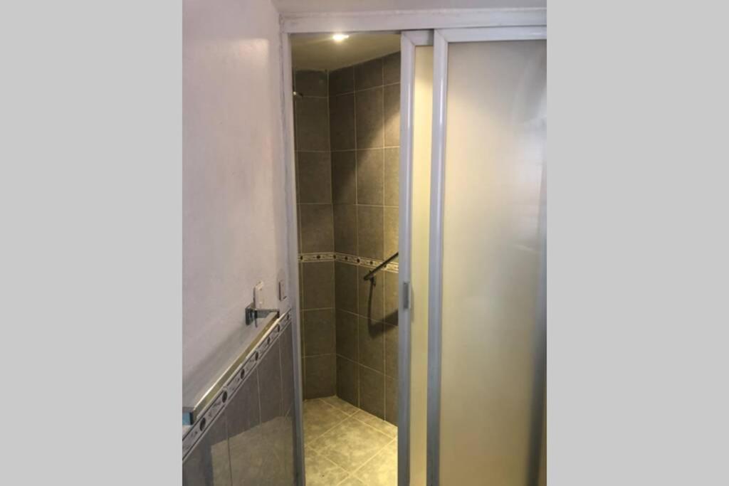 Amplia Habitacion Tipo Ejecutiva Con Bano Y Acceso Privados Toluca Eksteriør bilde